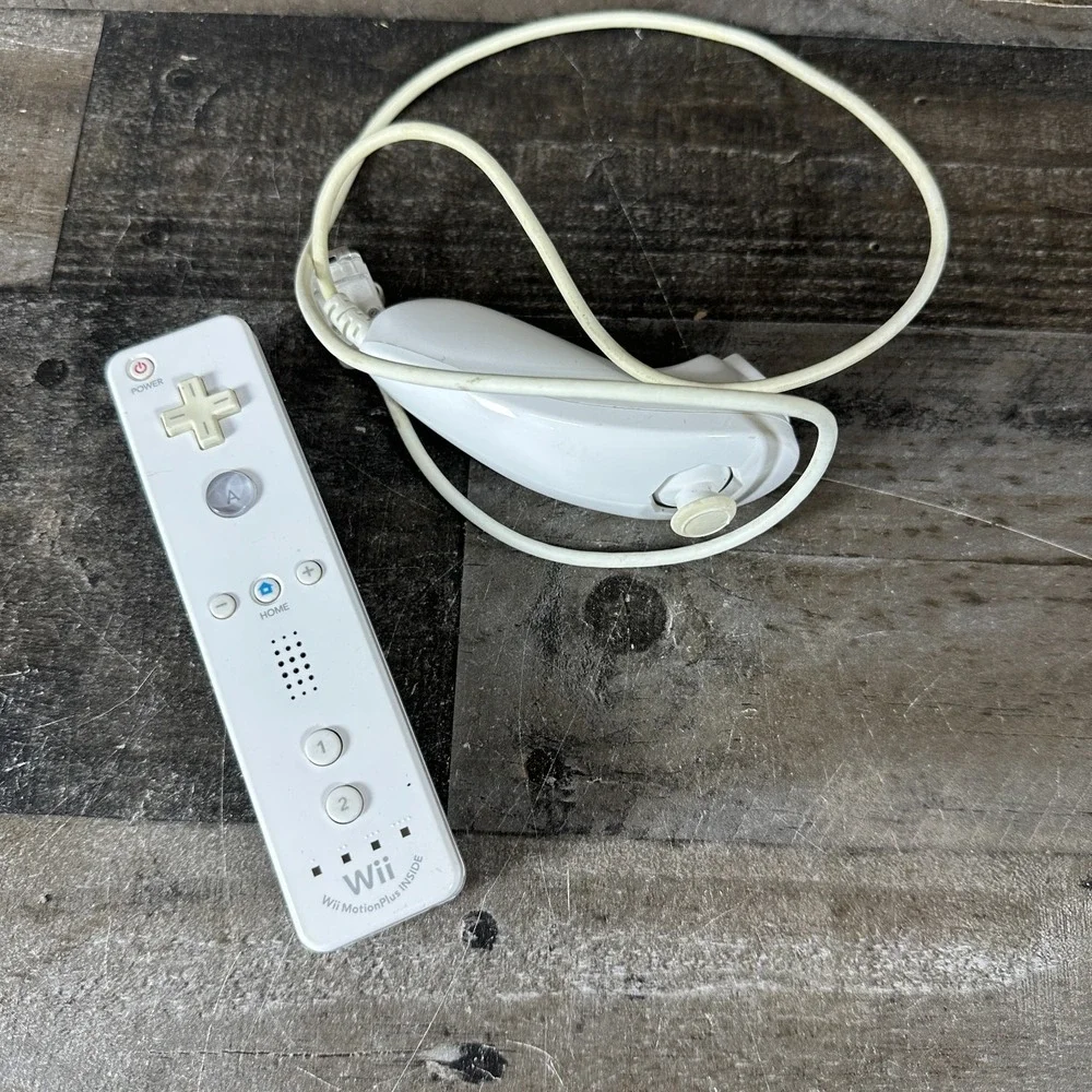 OFFICIAL Nintendo Wii Remote Motion Plus Wiimote RVL-036 Controller White
